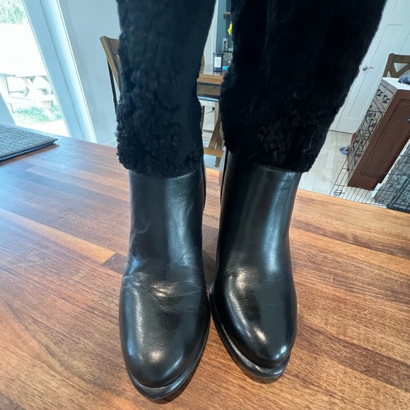 WOMENS UGG AVA EXPOSED SHERLING BOOTS - Picture 2 of 8